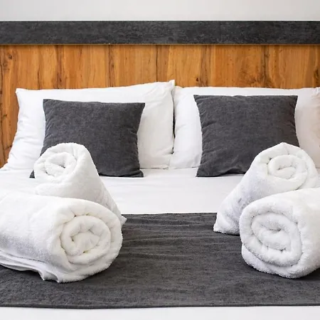 Apartament Althea *